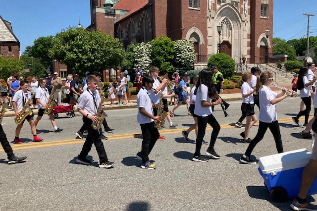 Franklin middle school bands entertained parade watchers on Memorial Day 2022