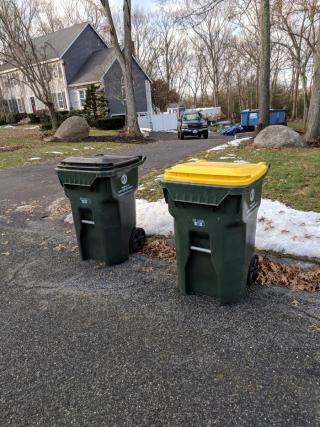 Correct way to set out trash and recycling